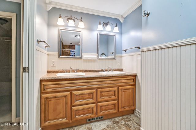 104 Brockhaven Lane, Crossville, TN 38558