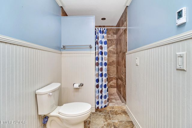 104 Brockhaven Lane, Crossville, TN 38558