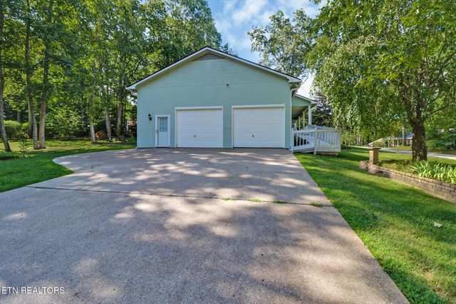 104 Brockhaven Lane, Crossville, TN 38558