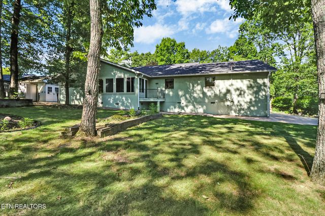 104 Brockhaven Lane, Crossville, TN 38558