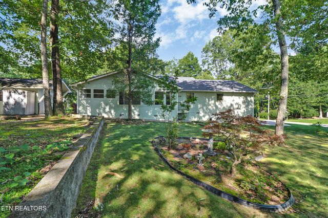 104 Brockhaven Lane, Crossville, TN 38558