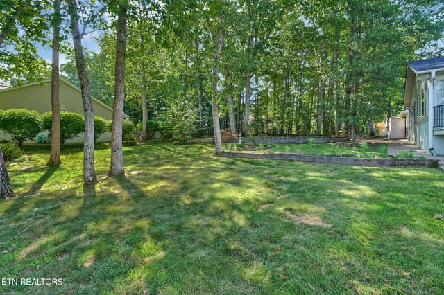 104 Brockhaven Lane, Crossville, TN 38558