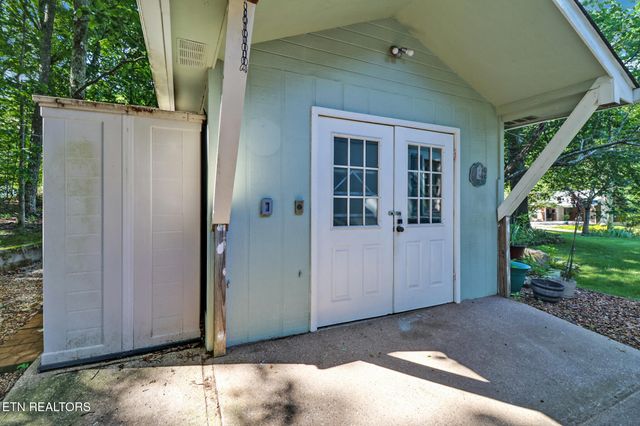 104 Brockhaven Lane, Crossville, TN 38558