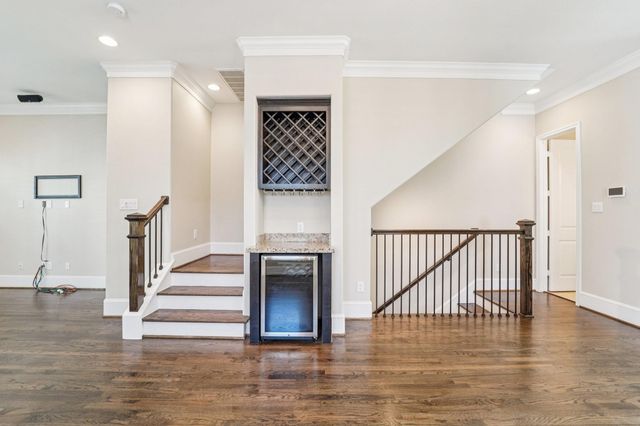 2421 Beall Street, Houston, TX 77008