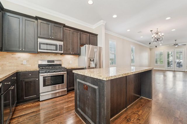 2421 Beall Street, Houston, TX 77008