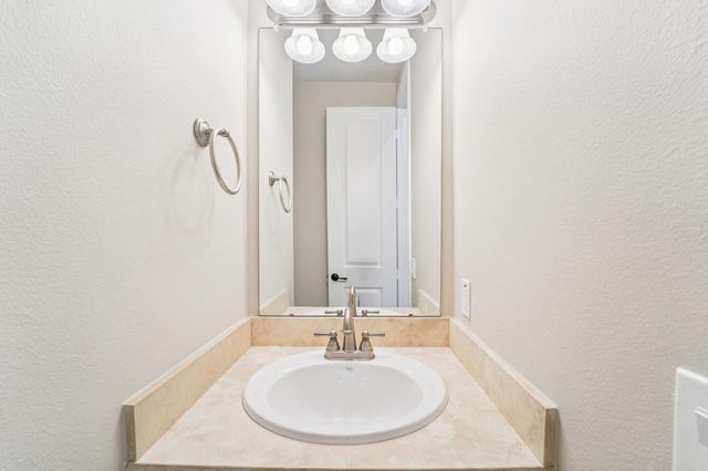 2421 Beall Street, Houston, TX 77008