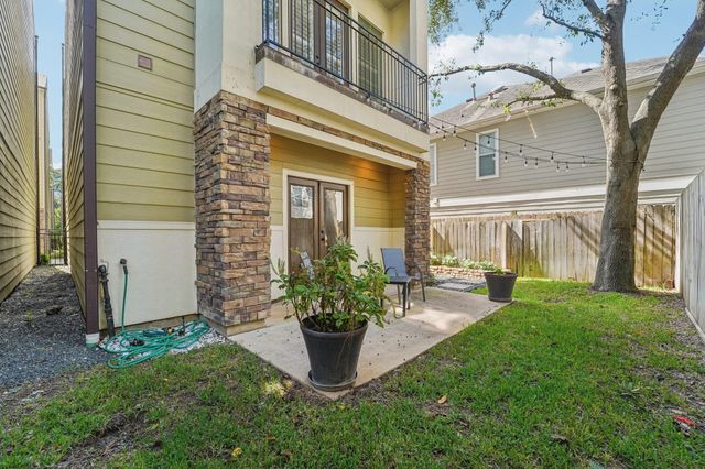 2421 Beall Street, Houston, TX 77008