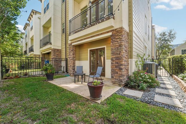 2421 Beall Street, Houston, TX 77008
