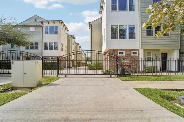 2421 Beall Street, Houston, TX 77008
