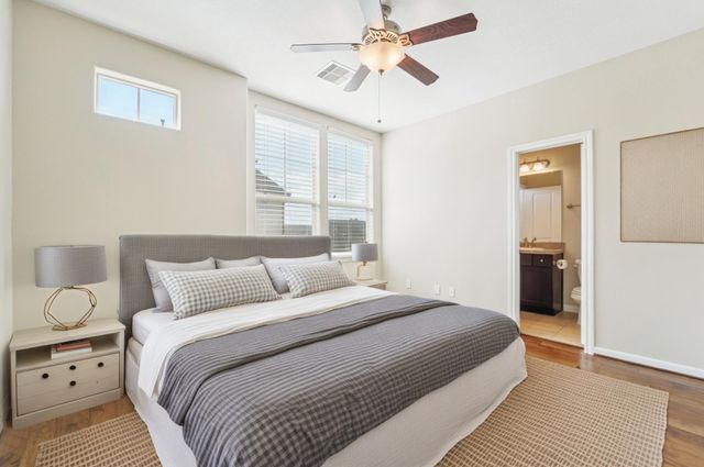 2421 Beall Street, Houston, TX 77008