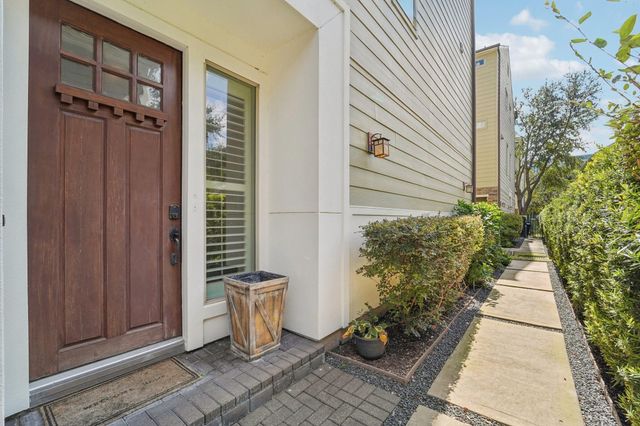 2421 Beall Street, Houston, TX 77008