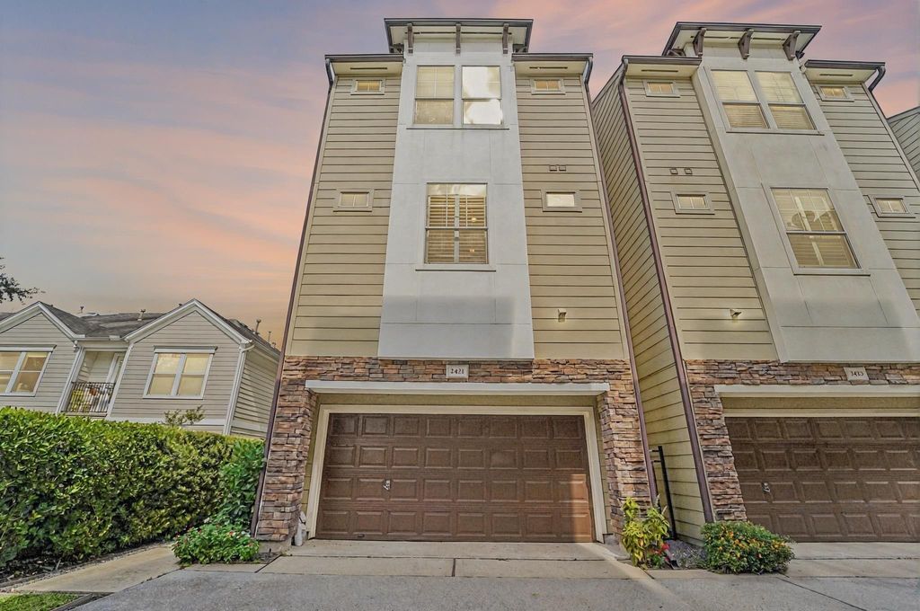 2421 Beall Street, Houston, TX 77008