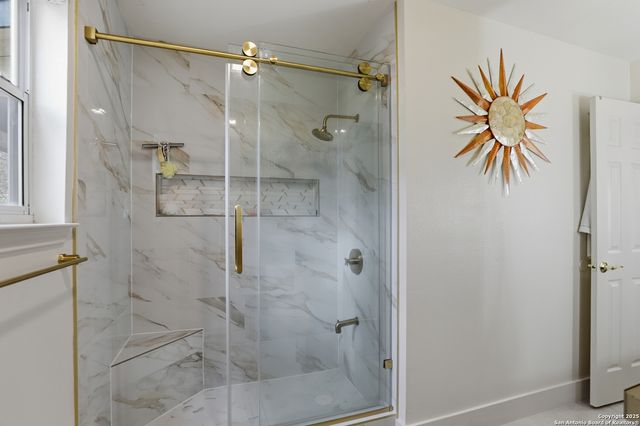 632 Durham, Canyon Lake, TX 78133