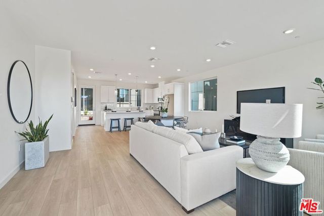 4874 Arroyo Run, Moorpark, CA 93021