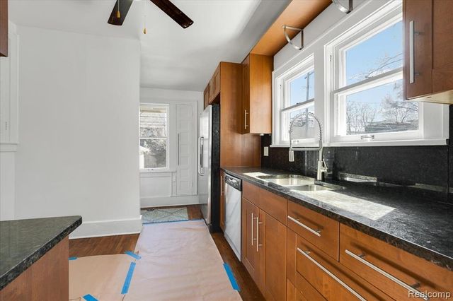 522 N Washington Avenue, Royal Oak, MI 48067