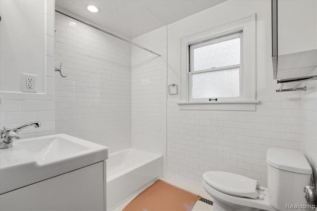 522 N Washington Avenue, Royal Oak, MI 48067