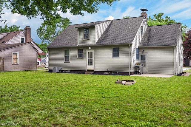 3209 Hermosa Drive, Youngstown, OH 44511