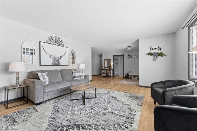 422 N Crown Hill Road, Orrville, OH 44667