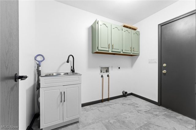 422 N Crown Hill Road, Orrville, OH 44667