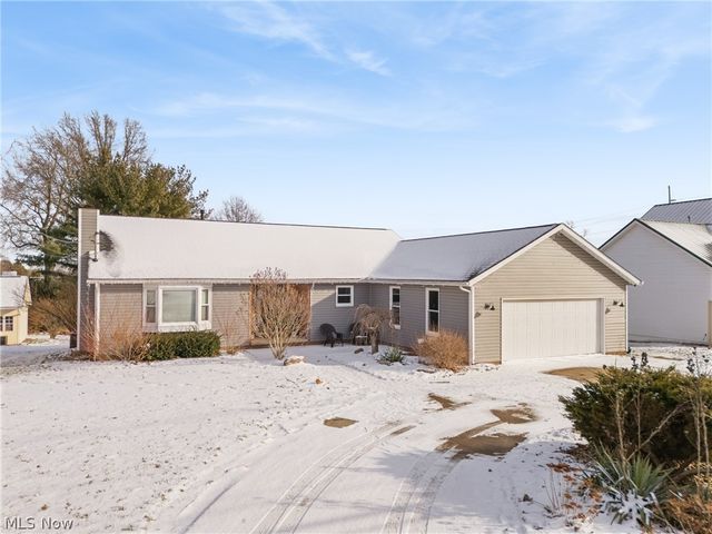 422 N Crown Hill Road, Orrville, OH 44667