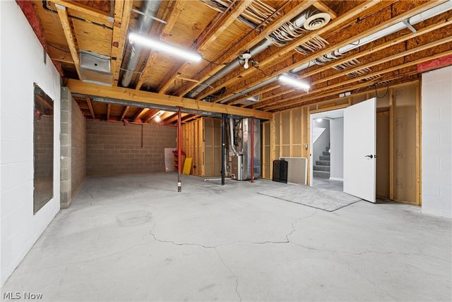 422 N Crown Hill Road, Orrville, OH 44667