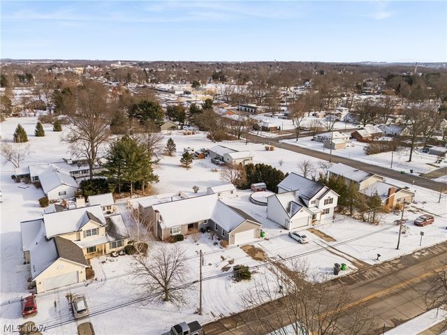 422 N Crown Hill Road, Orrville, OH 44667