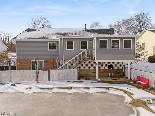 422 N Crown Hill Road, Orrville, OH 44667