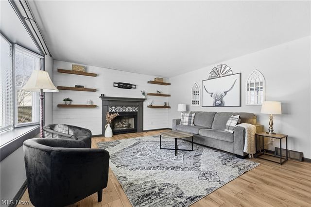 422 N Crown Hill Road, Orrville, OH 44667