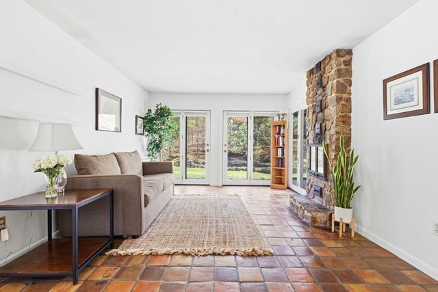 40 Kennel Hill Drive, Beverly, MA 01915