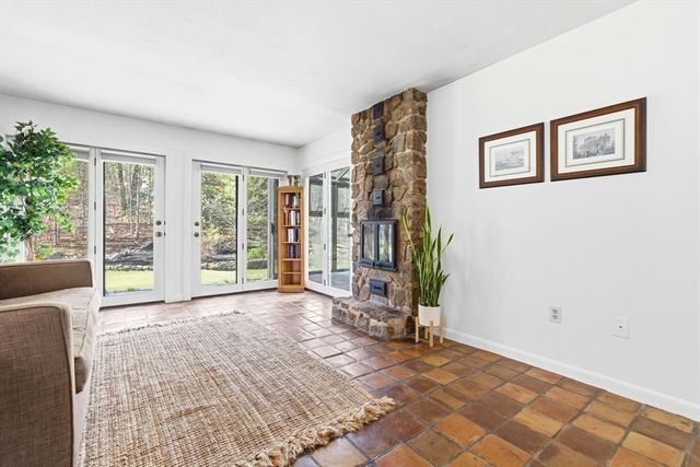 40 Kennel Hill Drive, Beverly, MA 01915