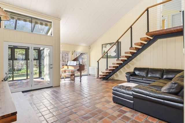 40 Kennel Hill Drive, Beverly, MA 01915