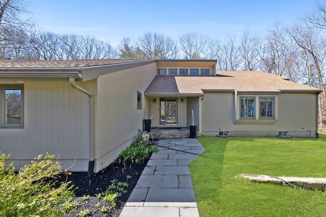 40 Kennel Hill Drive, Beverly, MA 01915