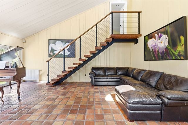 40 Kennel Hill Drive, Beverly, MA 01915