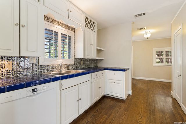 313 LILAC LN, Terrell Hills, TX 78209