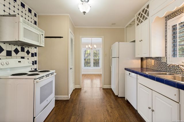 313 LILAC LN, Terrell Hills, TX 78209