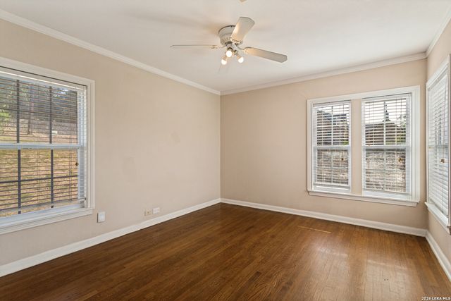 313 LILAC LN, Terrell Hills, TX 78209