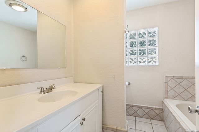 313 LILAC LN, Terrell Hills, TX 78209