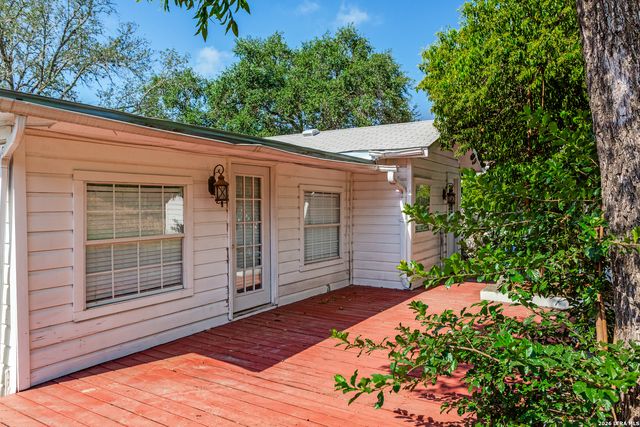 313 LILAC LN, Terrell Hills, TX 78209