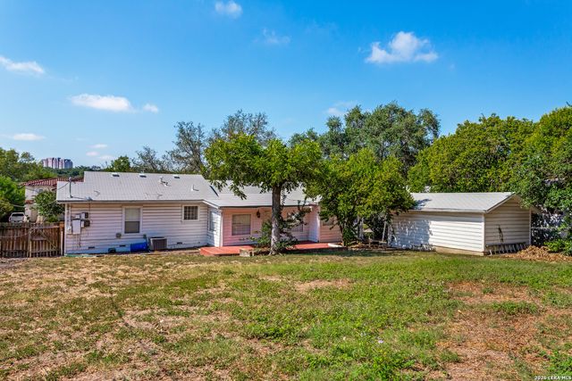 313 LILAC LN, Terrell Hills, TX 78209