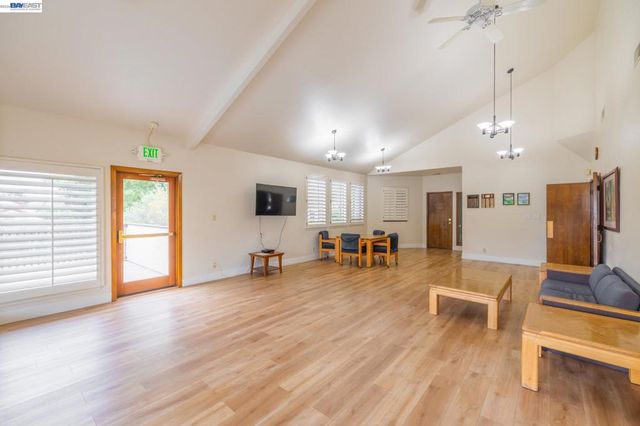21103 Gary 318A, Castro Valley, CA 94546