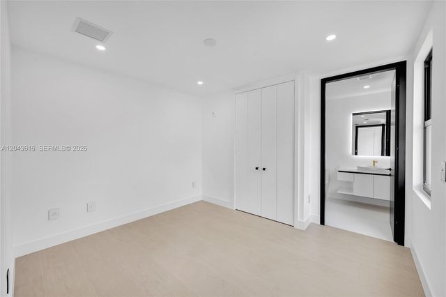 3220 NE 7th St, Pompano Beach, FL 33062