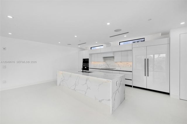 3220 NE 7th St, Pompano Beach, FL 33062