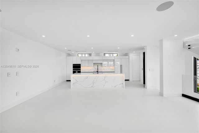 3220 NE 7th St, Pompano Beach, FL 33062