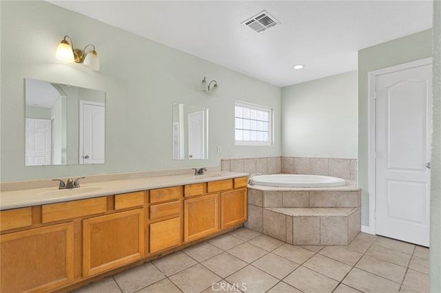 15876 Dale Evans, Apple Valley, CA 92307