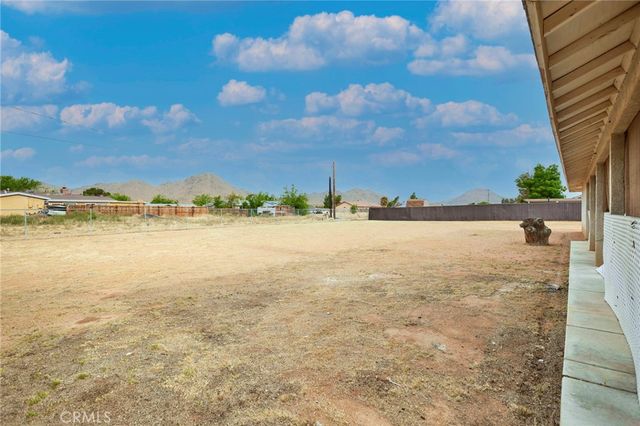 15876 Dale Evans, Apple Valley, CA 92307