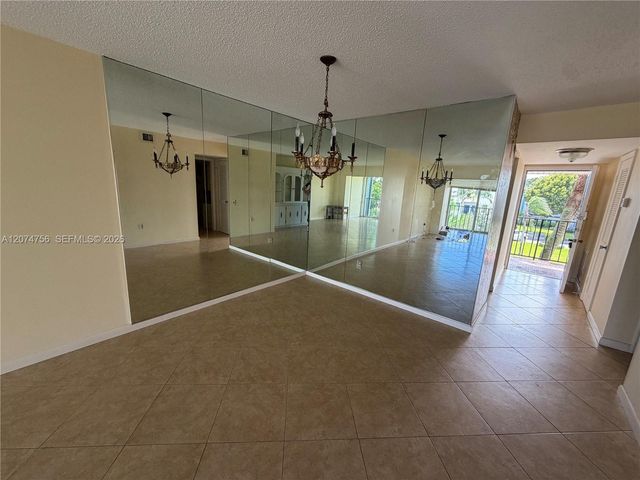 4242 Deste Court 304, Lake Worth, FL 33467