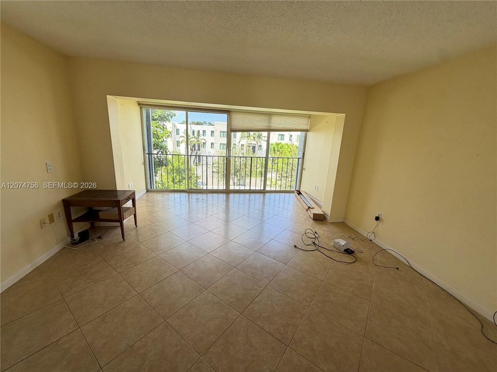 4242 Deste Court 304, Lake Worth, FL 33467
