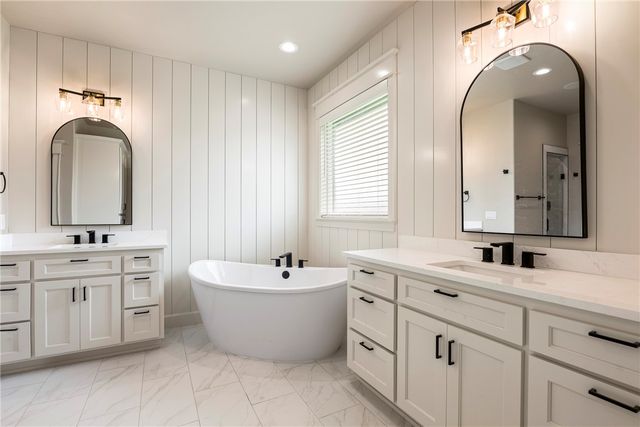 6803 SW Brilliance Terrace, Bentonville, AR 72713