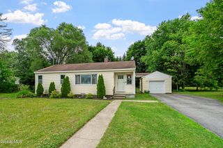 9 Bluebird Road, Moreau, NY 12803