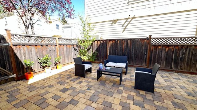 135 Creekside Village Drive, Los Gatos, CA 95032